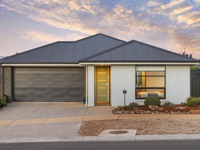 Immaculate Elegance in Aston Hills: Premium Finishes and Unmatched Convenience