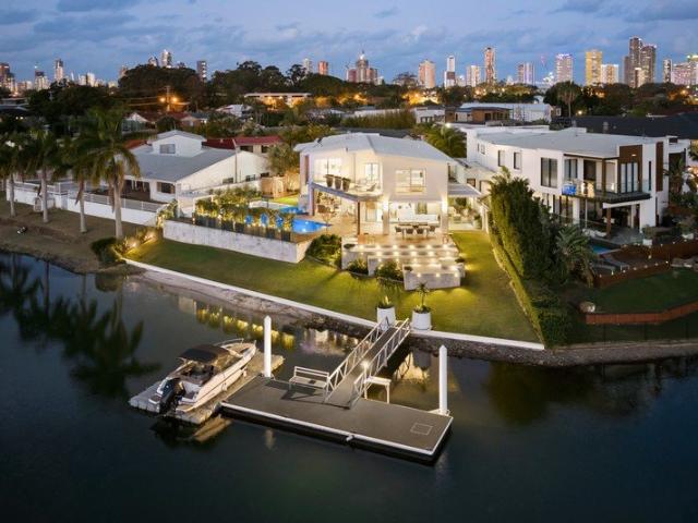 Immaculate Entertainer and Resort Style Oasis on Wide Water