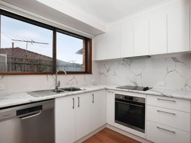 Immaculate Fully Renovated Unit