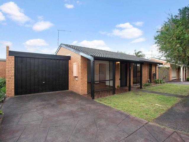 Immaculate Fully Renovated Unit