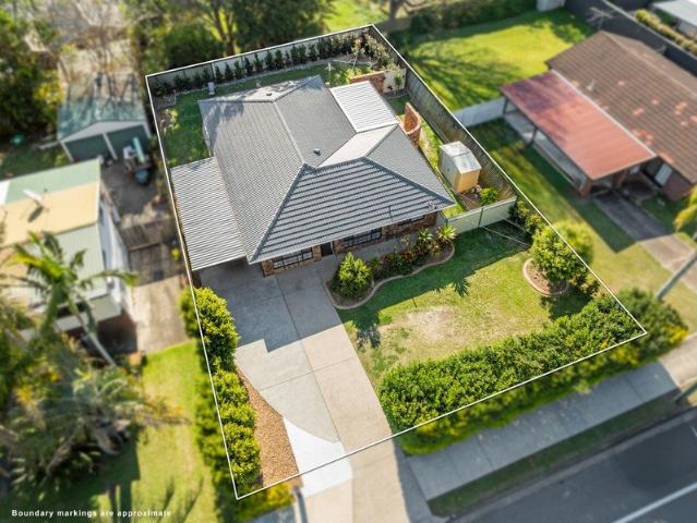 Immaculate, fully renovated home large block with development