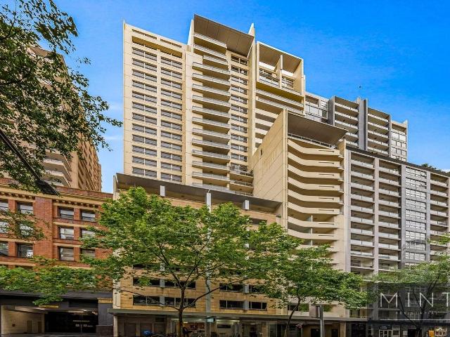 immaculate furnished studio in the heart of the cbd
