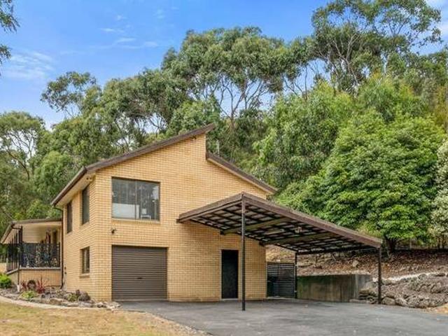 Immaculate Family Home on Over an Acre