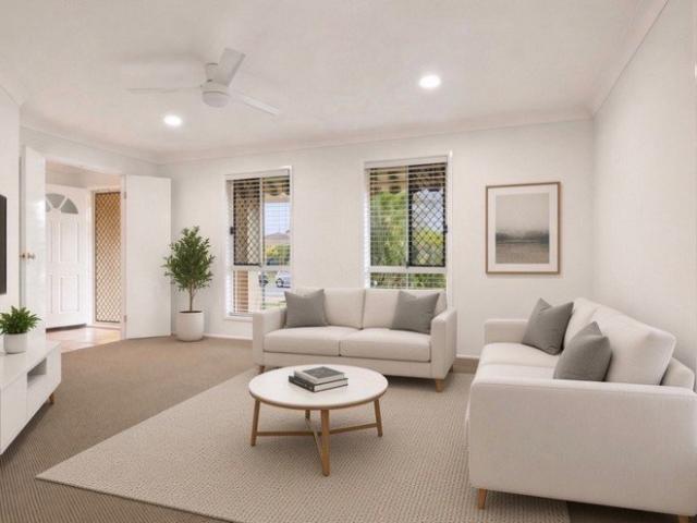 Immaculate Family Home Cul de sac position Updates throughout