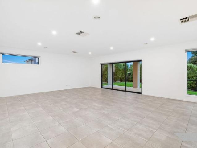 Immaculate Family Home For Rent!