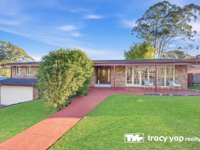 Immaculate Family Home in Murray Farm Pocket