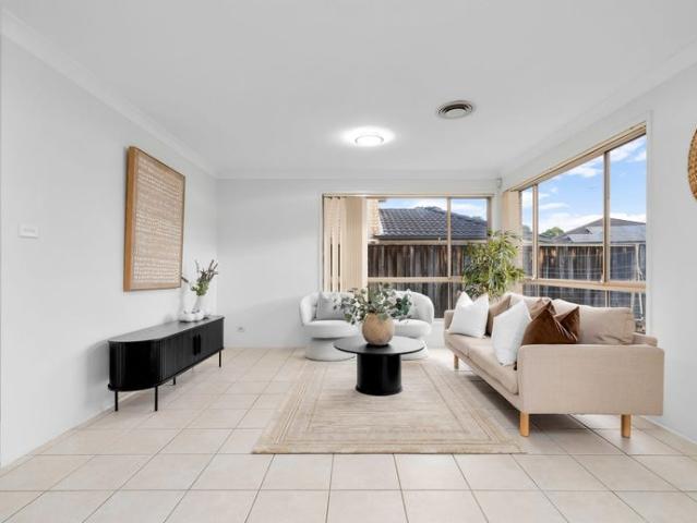 Immaculate Family Home in a Blue Ribbon Glenwood Location