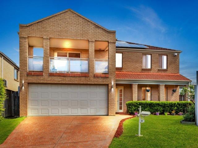 Immaculate Family Home in a Blue Ribbon Glenwood Location