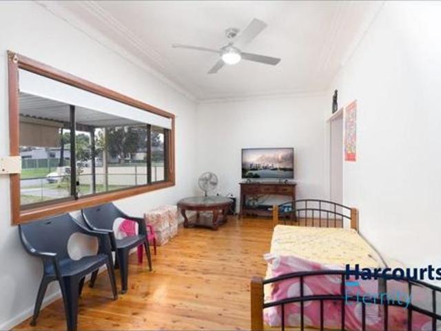 Immaculate Family Home in a Highly Sought After Location!