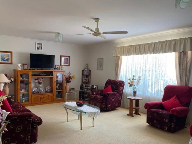 Immaculate Family Home in a Prime Urraween Location