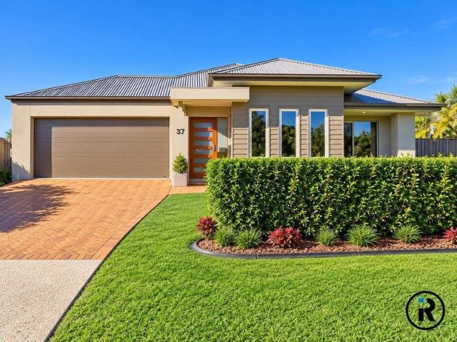 Immaculate Family Home in Exclusive Riverstone Crossing Estate
