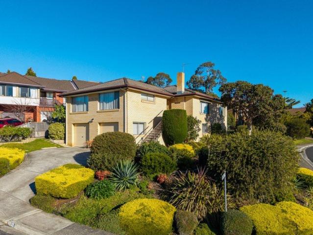 immaculate family home in popular location!