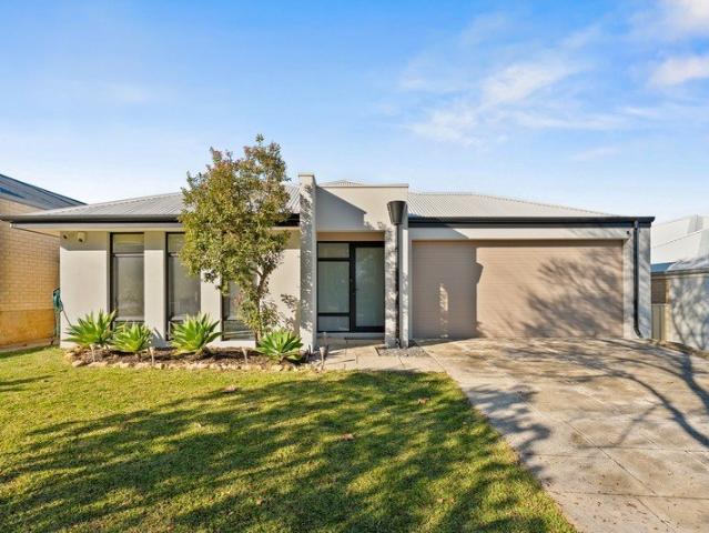 IMMACULATE FAMILY HOME IN THE CHASE OPPOSITE PARK