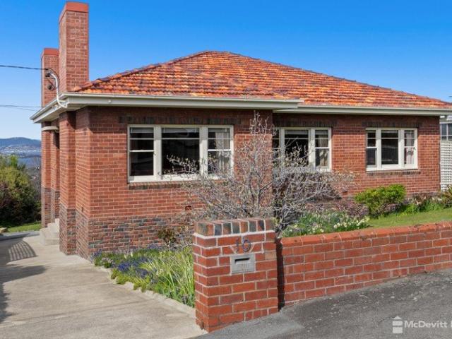 Immaculate Family Home Still as Good as New! First Time Offered! Best Location Best Opportunity!