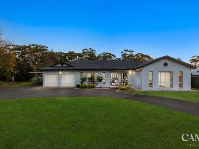 Immaculate Family home with 9mx18m Shed