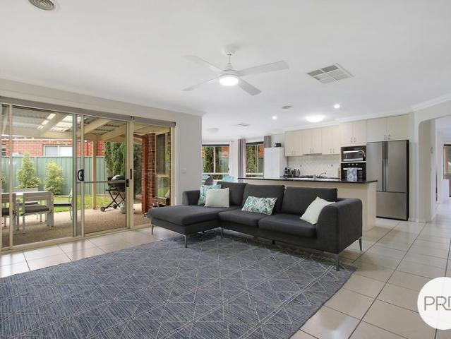 IMMACULATE FAMILY HOME!