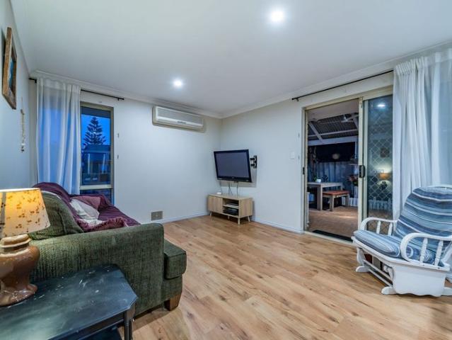 IMMACULATE FAMILY HOME!