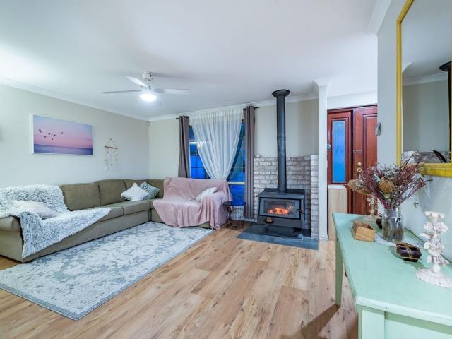 IMMACULATE FAMILY HOME!