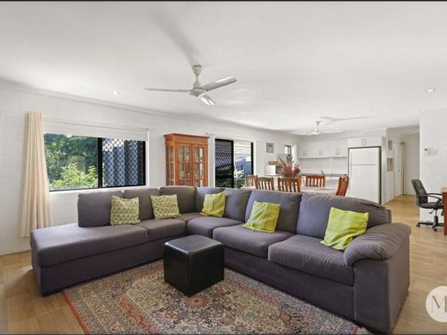 Immaculate Family Living in a Prime Central Location