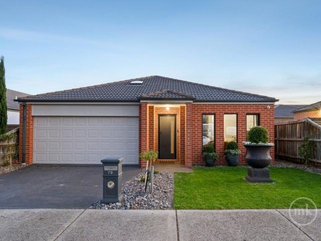 Immaculate Family Living in a Prime Location