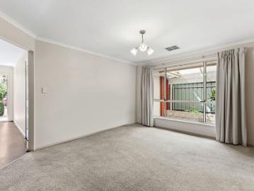 Immaculate Family Living in a Quiet Court Location