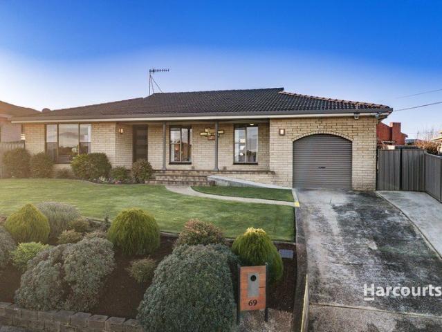 Immaculate Family Living in a Quiet Somerset Cul de sac