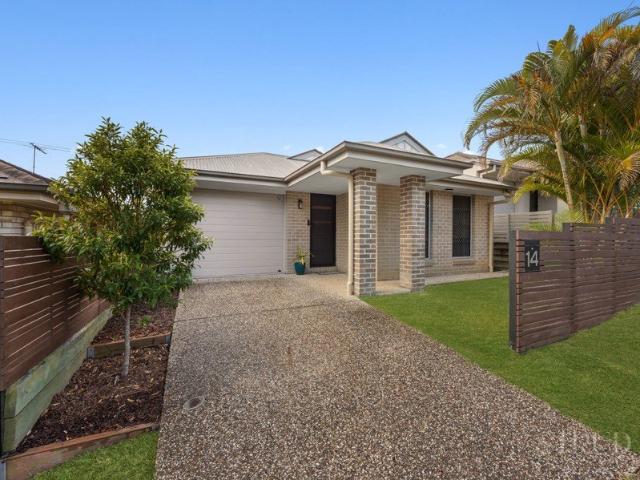 Immaculate Family Living in the Heart of Springfield Lakes