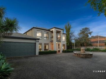 Immaculate Family Living in the Prestigious Carrington Estate