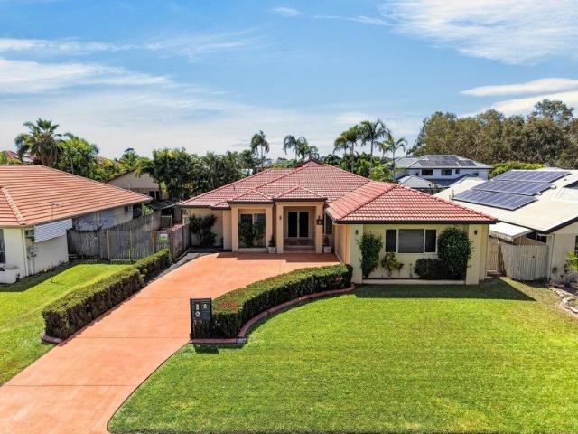 Immaculate Family Living Near Golf Course with Pool, Side Access & Exceptional Space