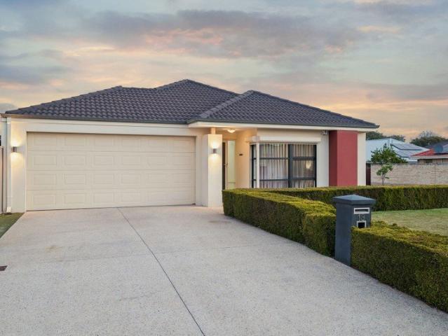 Immaculate Family Living with Exceptional Entertaining Spaces