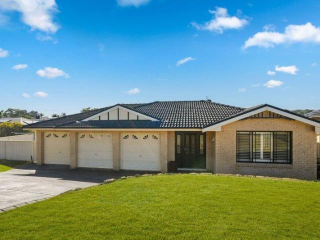 Immaculate Family Living With Space, Style & Resort Style Appeal