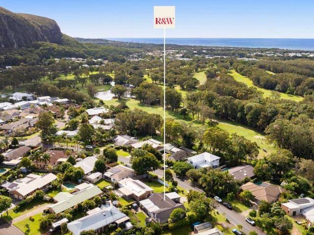 Immaculate Family Living with Stunning Mount Coolum Views