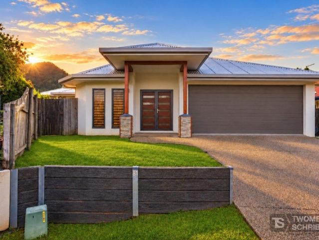 IMMACULATE FAMILY RESIDENCE FEATURING LOW MAINTENANCE LIFESTYLE LIVING