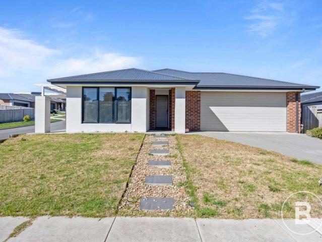 IMMACULATE FOUR BEDROOM FAMILY HOME IN PRIME SMYTHES CREEK LOCATION