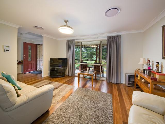 IMMACULATE HOME CLOSE TO VILLAGE