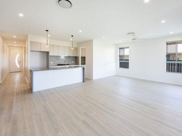IMMACULATE HOME IN A SOUGHT AFTER LOCATION!