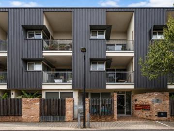 Immaculate home opposite reserve
