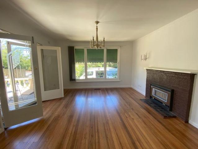 IMMACULATE HOME NEAR UNI AND HOSPITAL