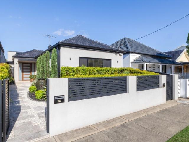 Immaculate Home + Self Contained Apartment, Unrepeatable Mascot Offering