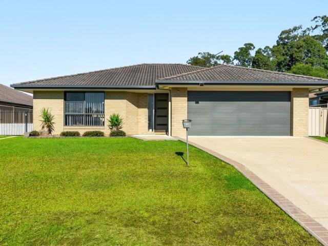 Immaculate Home with Excellent Side Access