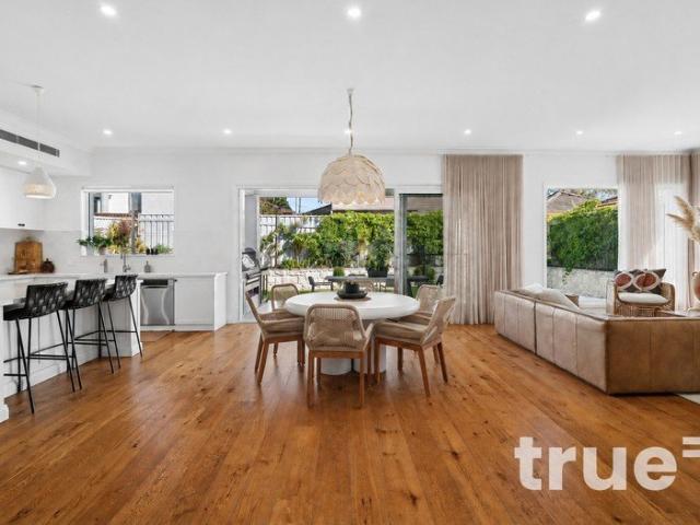IMMACULATE HOME WITH LUXURIOUS AMENITIES, PERFECT FOR ENTERTAINING