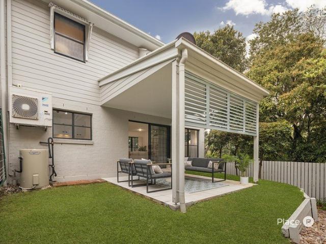 Immaculate Inner City Townhouse with Light Filled Living & Generous Space