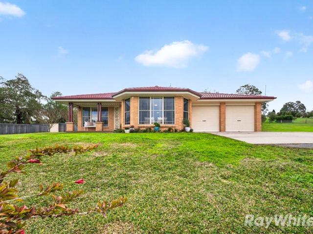 Immaculate & Large Scale Home on 1.90Ha 4.7 Acres in Wattle Ponds