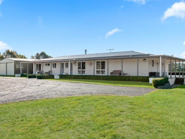 Immaculate Lifestyle Living with Breathtaking Rural Views