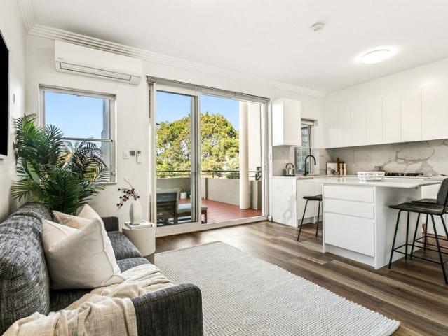 Immaculate Lifestyle Pad with Superb Finishes & Elevated Views