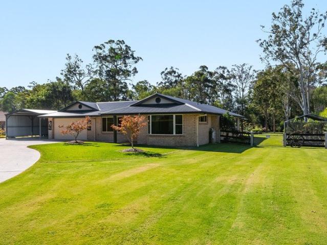 Immaculate Lifestyle Property with Stunning Landscaped Gardens