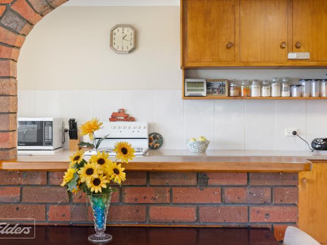 Immaculate lifestyle property on 1.012 ha