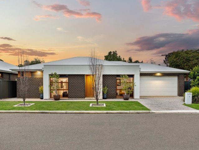 Immaculate Living in the Heart of North Brighton!