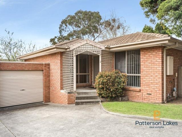 IMMACULATE LIVING IN THE POPULAR HAVERBRACK ESTATE