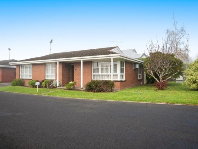 Immaculate Living in a Prestigious Bay Road Location